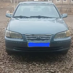 Toyota Camry 2001