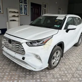 Toyota Highlander 2021
