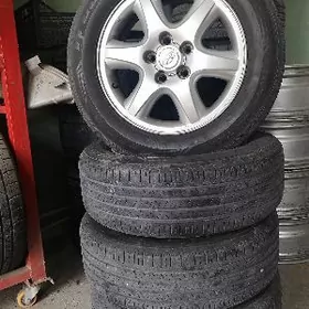 Hyundai 215 60 16 diska teker