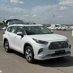 Toyota Highlander 2024