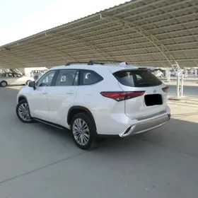 Toyota Highlander 2022