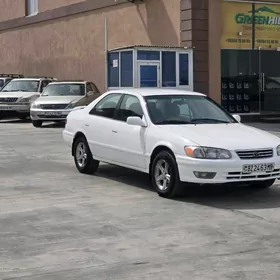 Toyota Camry 2001