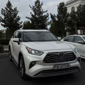 Toyota Highlander 2020