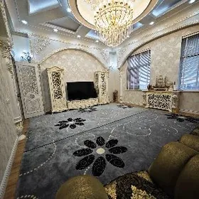 Gül Zaman, 5et, 5kom, 200m