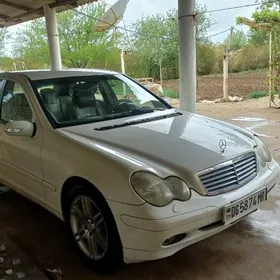 Mercedes-Benz C320 2001