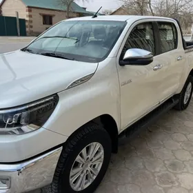 Toyota Hilux 2022