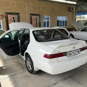 Toyota Camry 1999