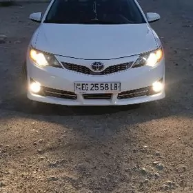 Toyota Camry 2013