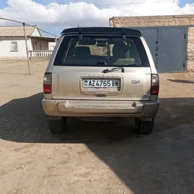 Infiniti QX4 1998