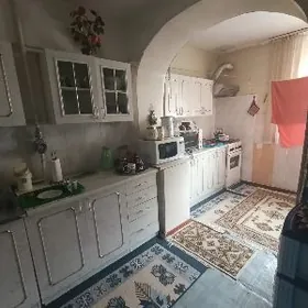 Уютная трёшка у базара!2этаж