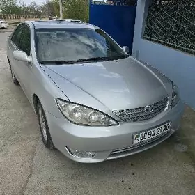 Toyota Camry 2004