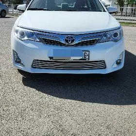 Toyota Camry 2011