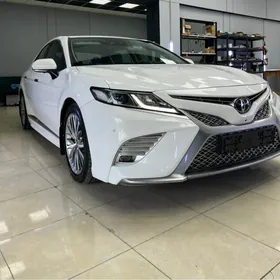 Toyota Camry 2019