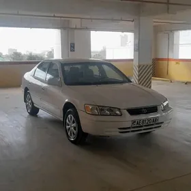 Toyota Camry 2001