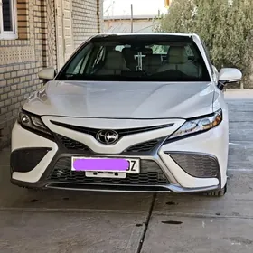 Toyota Camry 2021