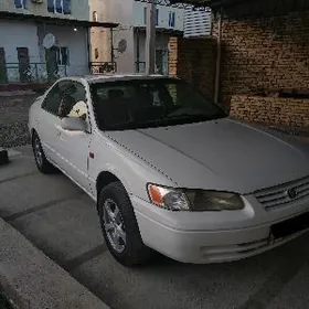 Toyota Camry 1999