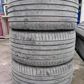 295/35/R 21 MICHELIN