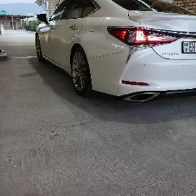 Lexus ES 350 2019