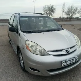 Toyota Sienna 2008
