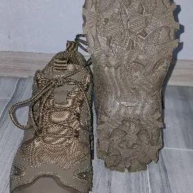 mele reňkli krossowka boty