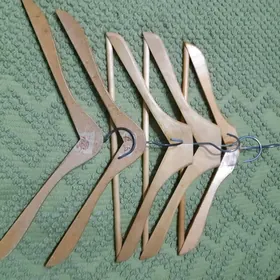 вешалка  деревянная