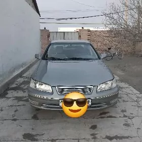 Toyota Camry 2001