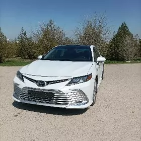 Toyota Camry 2021