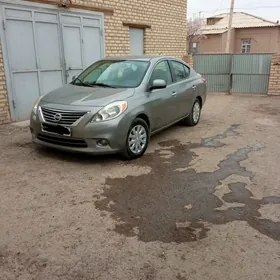 Nissan Versa 2012