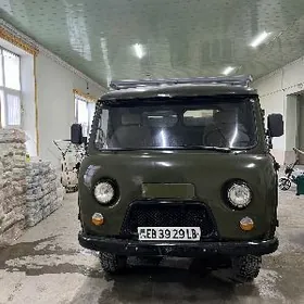UAZ 452 1980