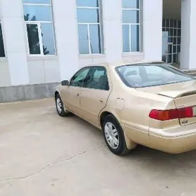Toyota Camry 2000