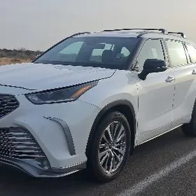 Toyota Highlander 2021