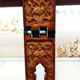 РЕЗНАЯ ПОСТАВКА ДЛЯ КНИГИ