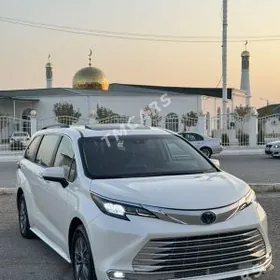 Toyota Sienna 2022