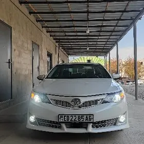 Toyota Camry 2013