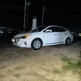 Hyundai Elantra 2019