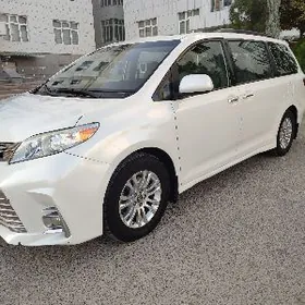 Toyota Sienna 2018
