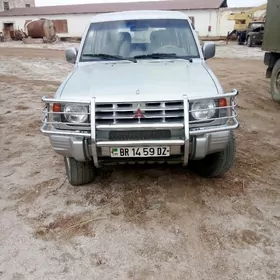 Mitsubishi Pajero 1996