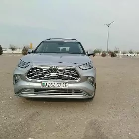 Toyota Highlander 2021