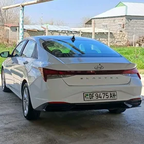 Hyundai Elantra 2021