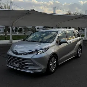 Toyota Sienna 2021
