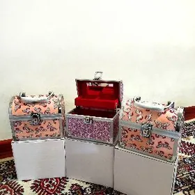 Salynýan gyzyl şkatulka