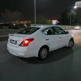 Nissan Versa 2013