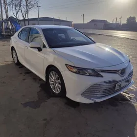 Toyota Camry 2020