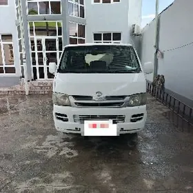 Toyota Hiace 2005