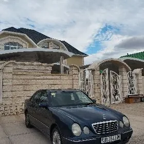 Mercedes-Benz 230E 2000