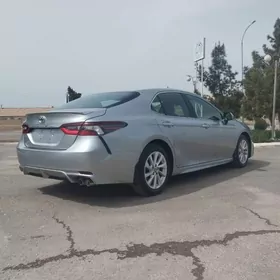 Toyota Camry 2023