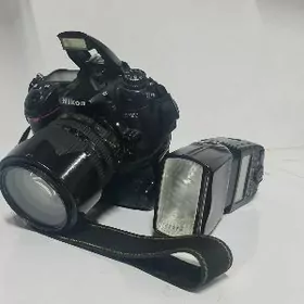 Nikon 7000