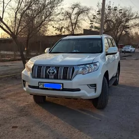 Toyota Land Cruiser Prado 2022