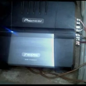 pioneer bocka usilitel