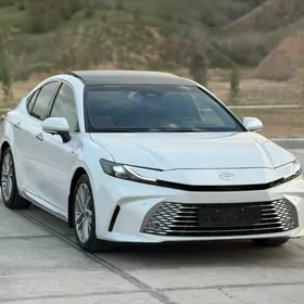 Toyota Camry 2025